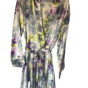 Morgan Taylor intimate Satin Robe with Floral Design size L,,,L93